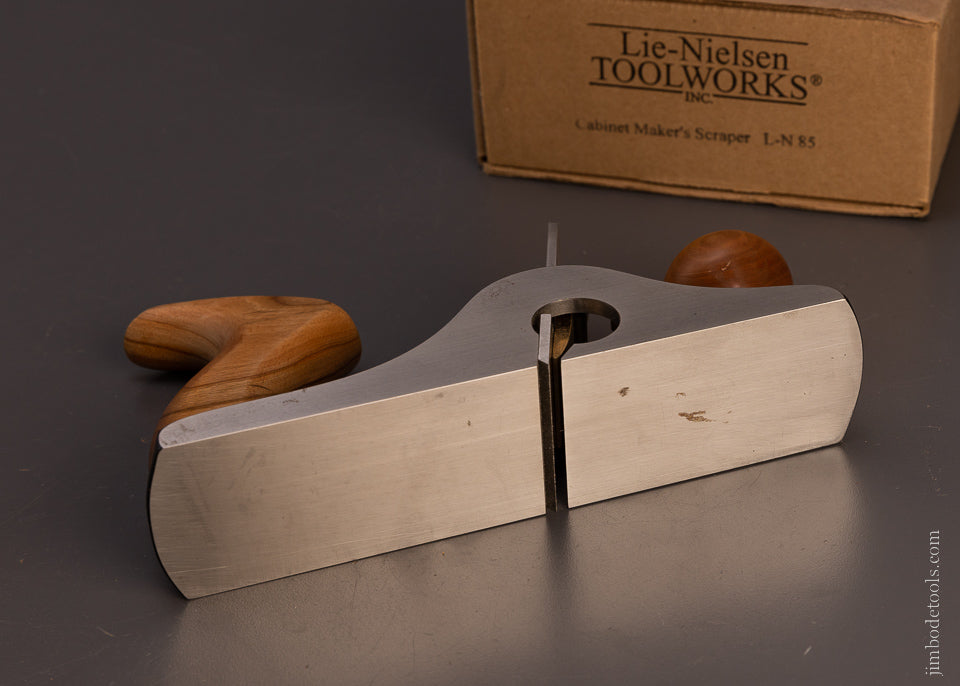 Near Mint in Box LIE NIELSEN No. 85 Tilt Handle Cabinet Maker’s Scraper Plane - 107700
