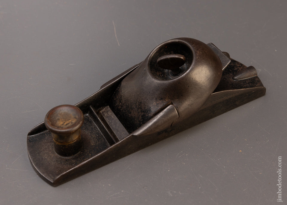 Perfect BAILEY (WOONSOCKET) TOOL CO. Model B PATENTED Block Plane with Corrugated Sole - 109571