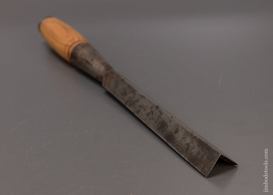 Fine 7/8 x 17 Inch Corner Chisel - 109875