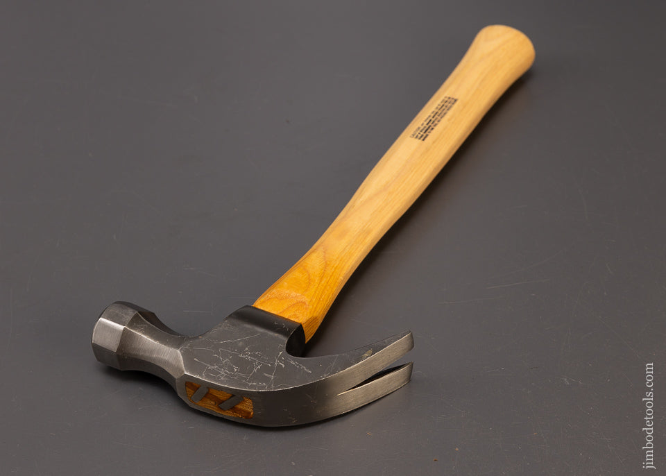 Mint Unused New Old Stock STANLEY 100 PLUS 20 Ounce Claw Hammer - 109942