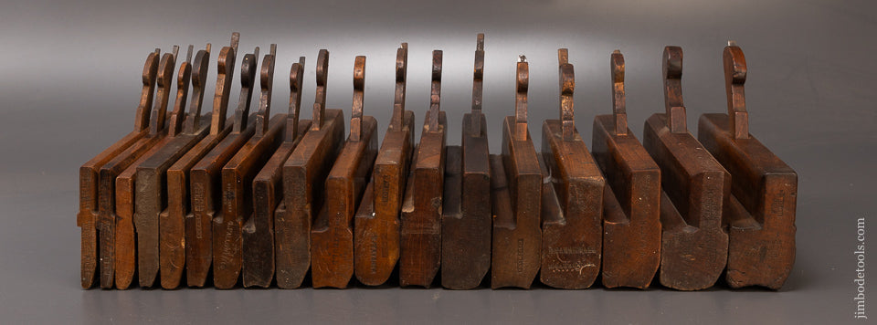 Complete Working Graduated Set of 18 Hollows & Rounds Molding Planes - 110145