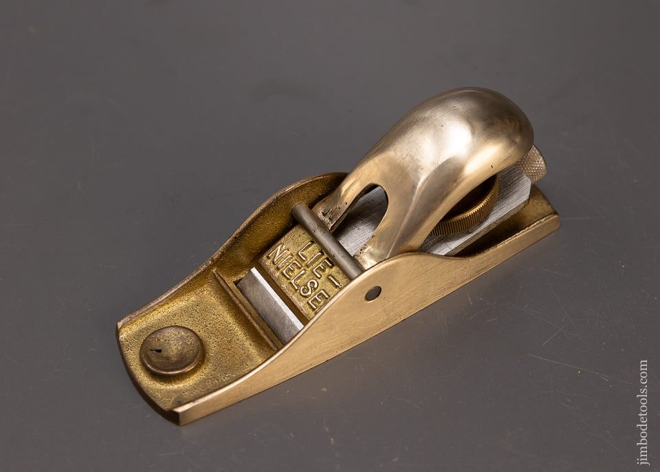 Fine LIE NIELSEN No. 102 Low Angle Block Plane - 110273