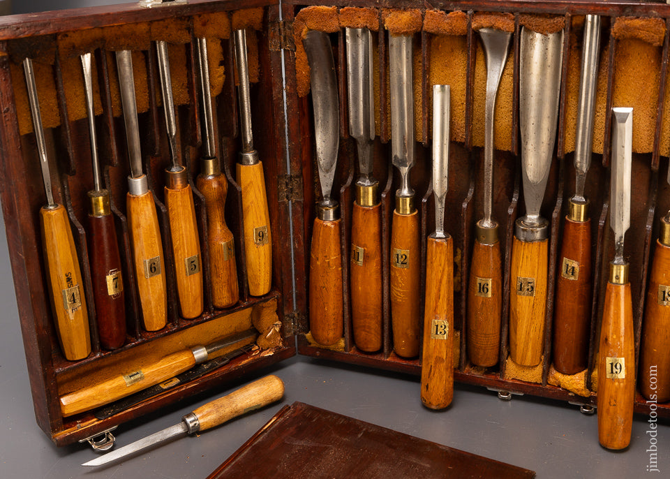 Fine Custom Boxed Set of 30 Carving Tools - 110467