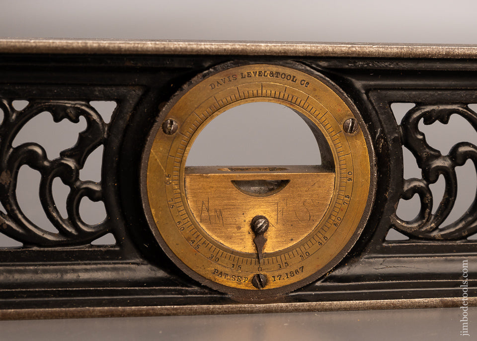 Extra Crisp DAVIS Level with Inclinometer & Fine Filigree - 110679