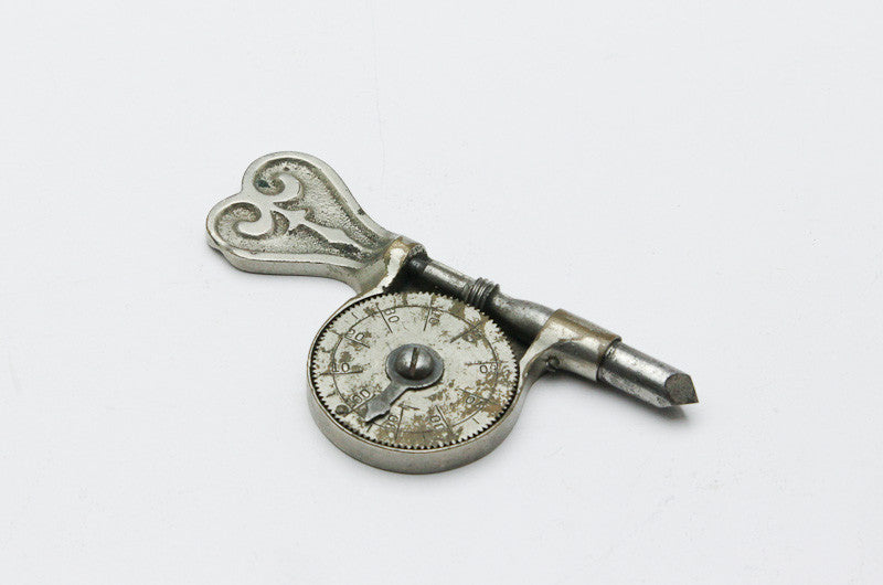 Stunning Ornate Speed Indicator