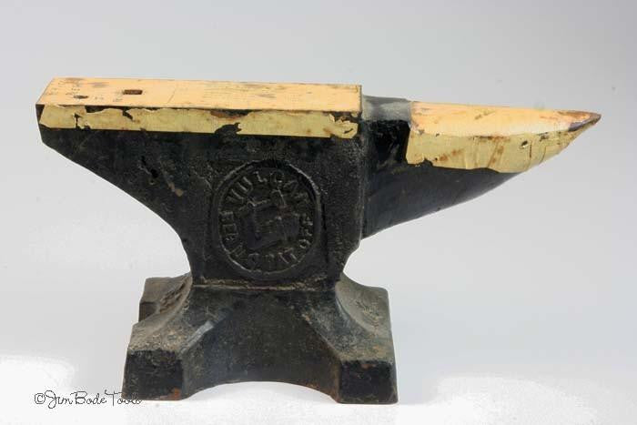Dead Mint New Old Stock Vulcan 30 lb Anvil with The Original Shipping Label - Vulcan