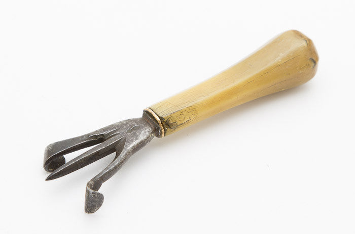 18th Century Buffalo Horn-Handled french Race Knife