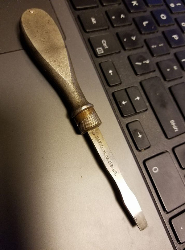 Rare! EDDY Patent November 26, 1895 Gravity Fed 3 3/4 inch Blade Screwdriver - 78557R