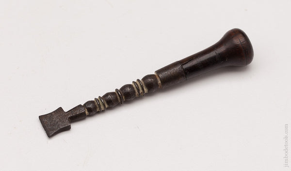 Beautiful 18th Century Buttonhole Chisel 