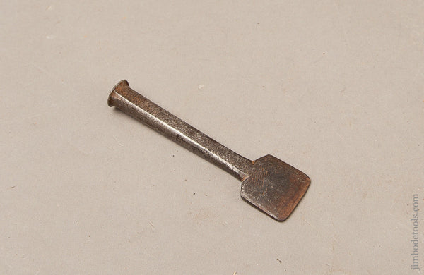 1 1/8 x 4 3/8 inch Buttonhole Chisel