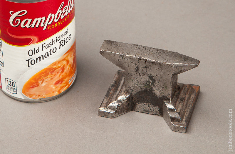 Fantastic 2 3/4 x 2 x 2 inch Anvil