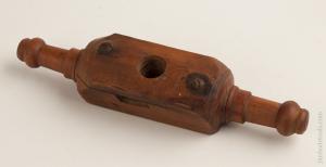 Lovely 5/8 inch Thread Box     75354