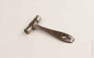 Cool 2x4 Inch Cigar Box Hammer     75733R