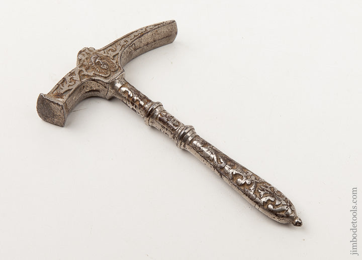 Fine 7 1/4 inch Ornate HENNIG 1901 Patent Hammer --- 65434R