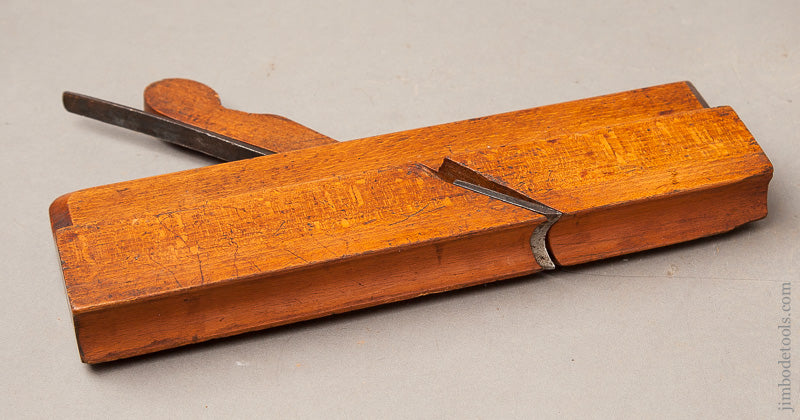 Beautiful Beech Hollow Molding Plane by J. WOODS Newburyport circa 1800-20 * 68154