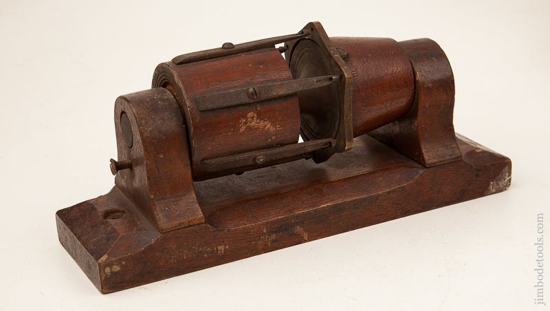 2 7/8 x 10 1/8 inch YAEGER 1867 Patent Leather Lace Rounder by HUBER PHILADA - 72515