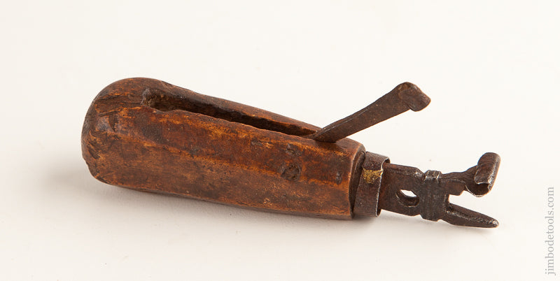 17th/18th Century 4 1/2 inch Burl Race Knife - 73978U