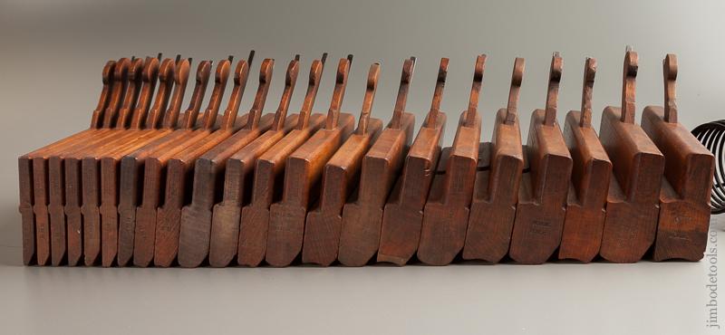 Great User Set of 22 J.W. MASSEY PHILADA Hollows & Rounds Molding Planes circa 1803-31 WOW! - 76011
