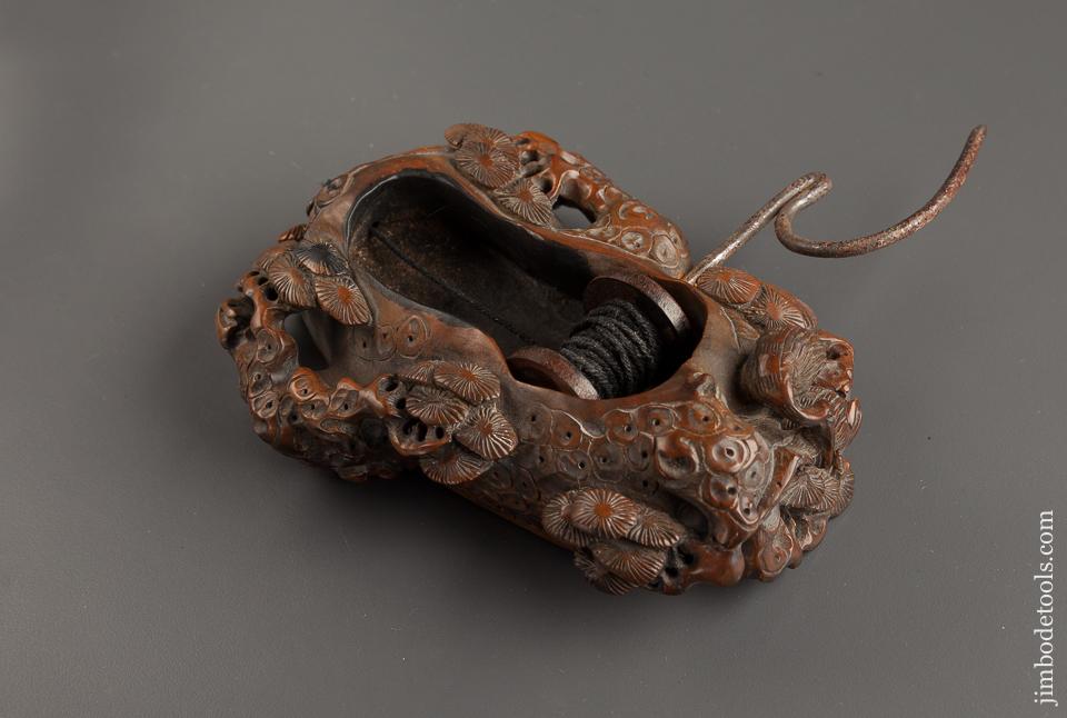 Fabulous! Carved Figural Japanese Sumitsubo Ink Line - 76032U