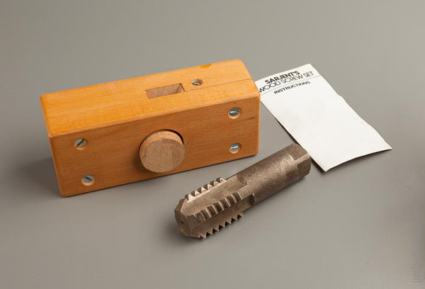 1 1/2 inch SARJENT Wood Screw with Instructions - 76435