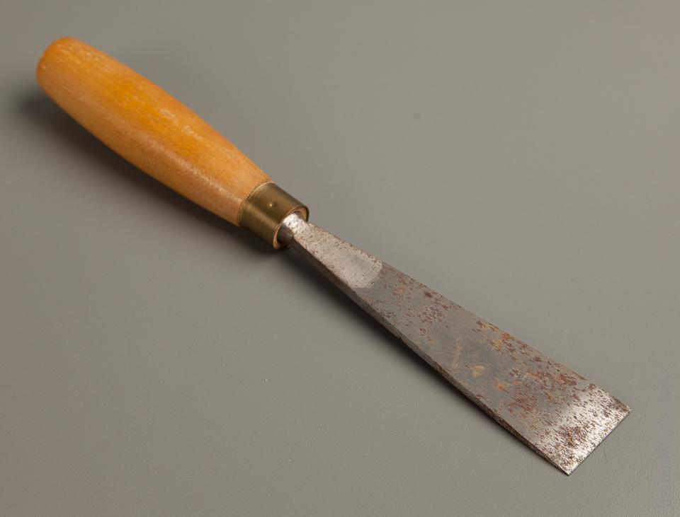 1 1/2 x 11 3/4 inch ASHLEY ILES No. 1 Sweep Gouge with Decal - 76761