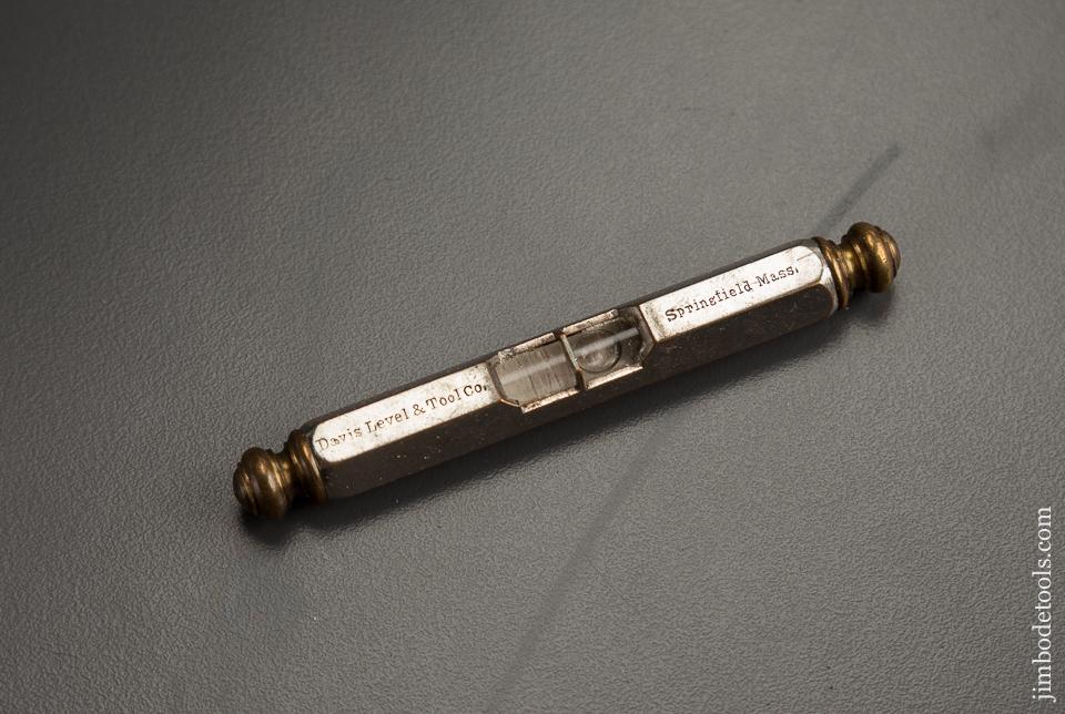 NEAR MINT 2 1/2 inch DAVIS Finial Level - 76912U