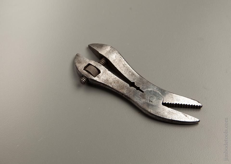 THE TRIPLET WRENCH PAT AUG. 19, 1913 - 77107R