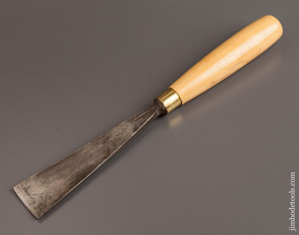 1 1/2 x 10 inch HERRING BROS Boxwood Handled Fishtail Gouge - 77460