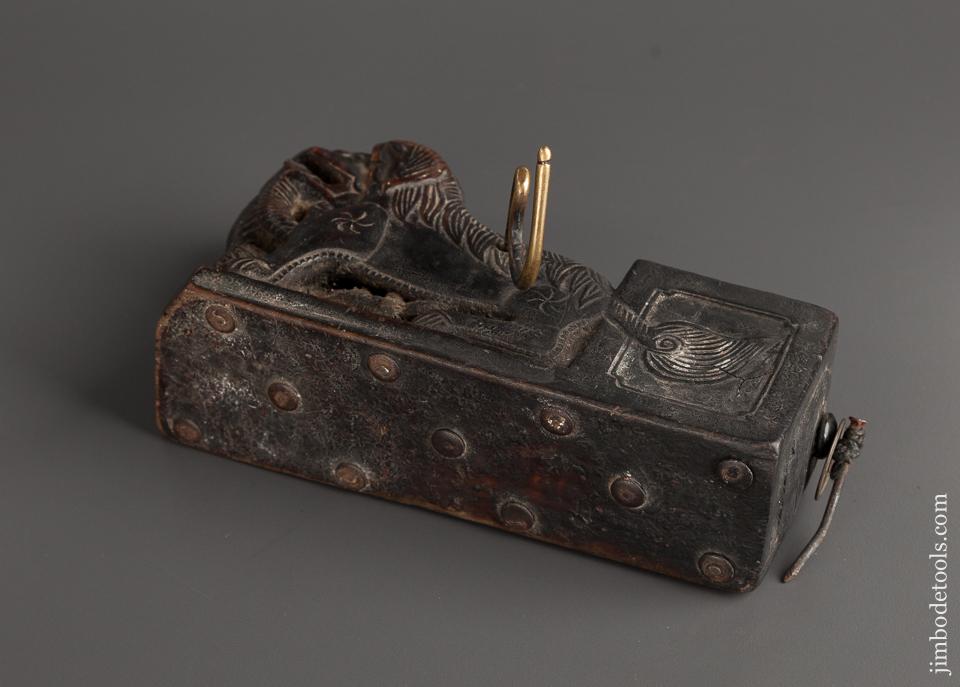 Ancient Figural Foo Dog Japanese Sumitsubo Ink Line with Baby Foo - 77719U