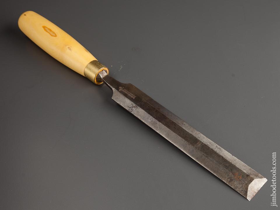 Long Thin MARPLES 1 1/4 x 15 1/4 inch Boxwood Handled English Paring Chisel - 77966