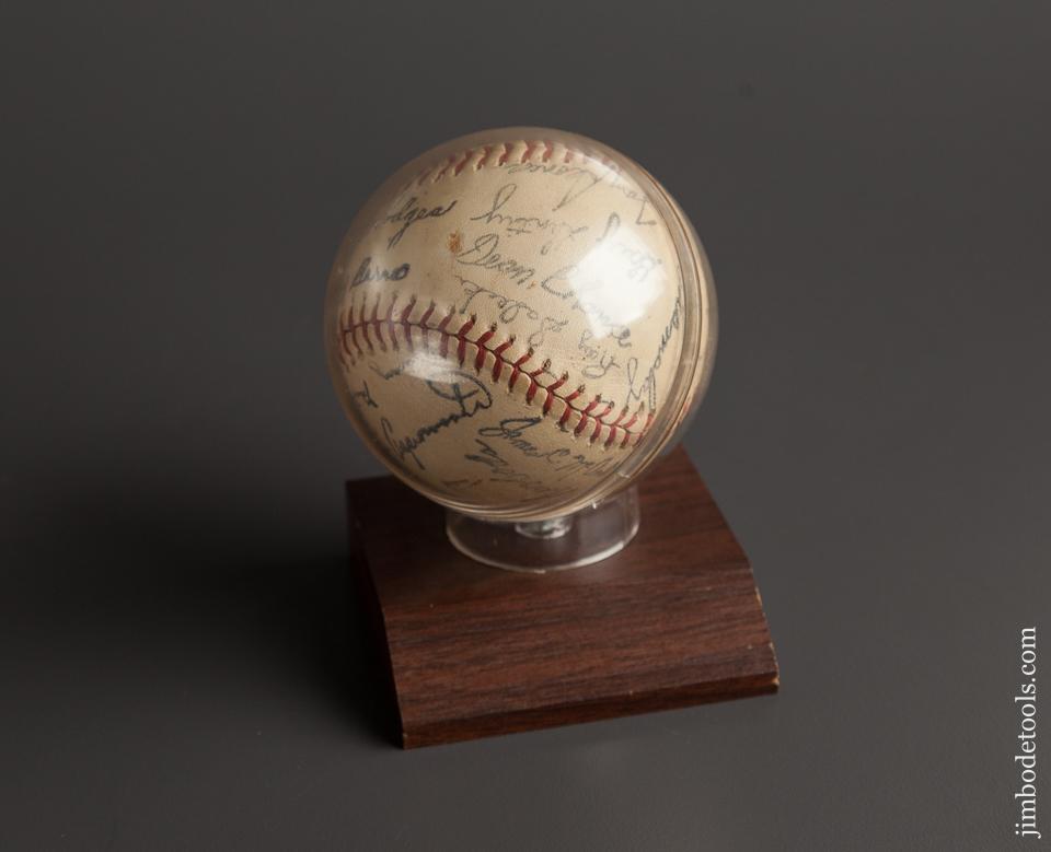 SIGNED 1969 NY METS Baseball Stadium Ball in Case - 78093RU