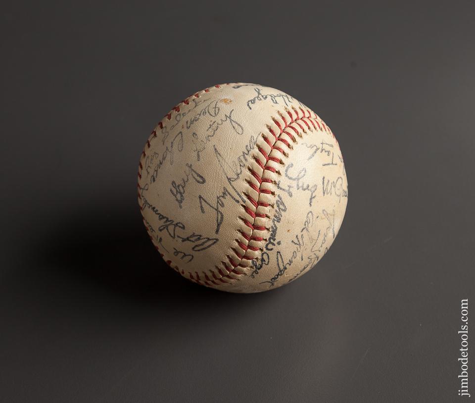 SIGNED 1969 NY METS Baseball Stadium Ball in Case - 78093RU
