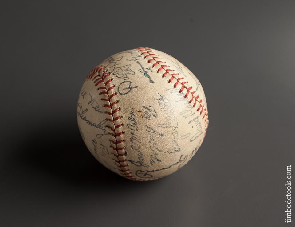 SIGNED 1969 NY METS Baseball Stadium Ball in Case - 78093RU