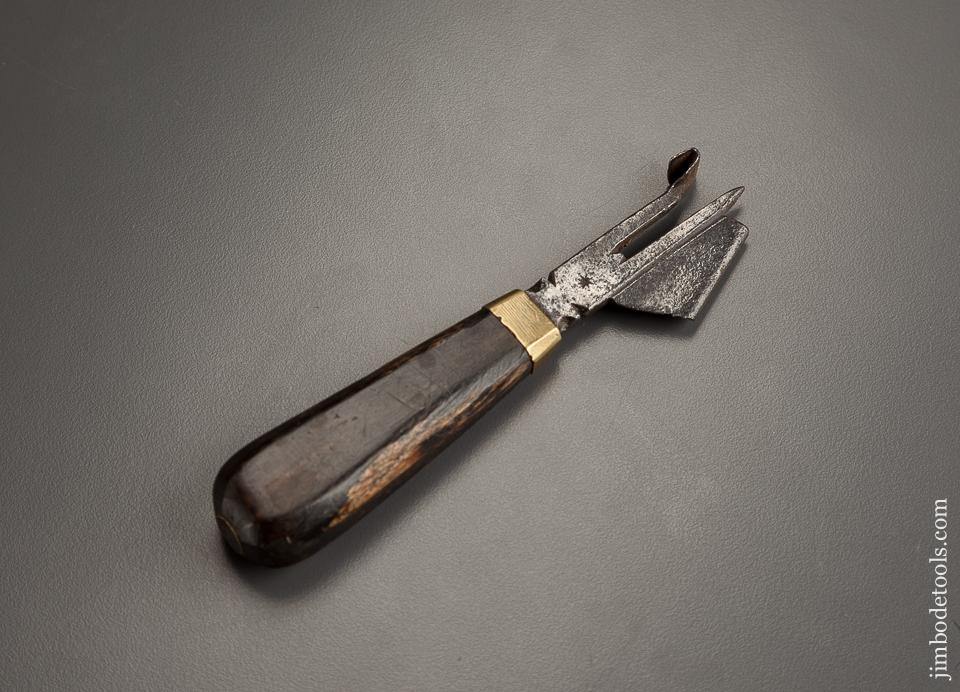 DE CHEVAUX? French 5 3/8 inch Buffalo Horn Handled Race Knife - 78100R