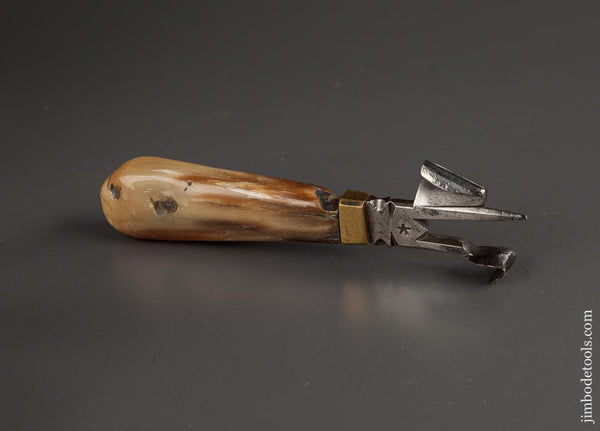 Stunning 5 3/4 inch Horn Handled Race Knife - 78227R