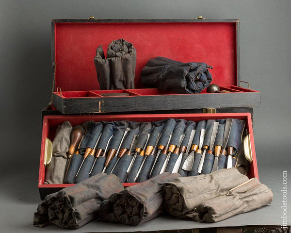 Amazing Woodcarver's Tool Chest Filled With 200 Carving Chisels - 79410