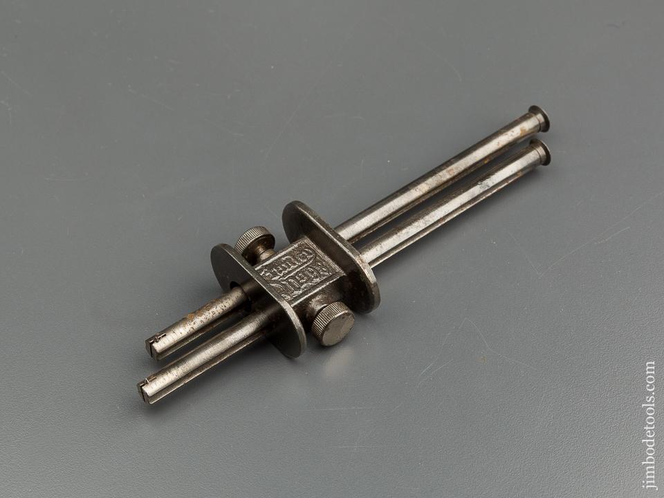 STANLEY No. 98 Marking Gauge with Both Pizza Wheel Cutters and Pins - 74985