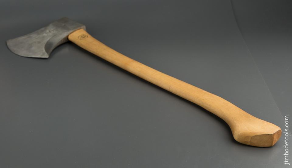 NEAR MINT! Never Sharpened Ox HEAD Seven pound Racing Axe with Leather Sheath - 79586U