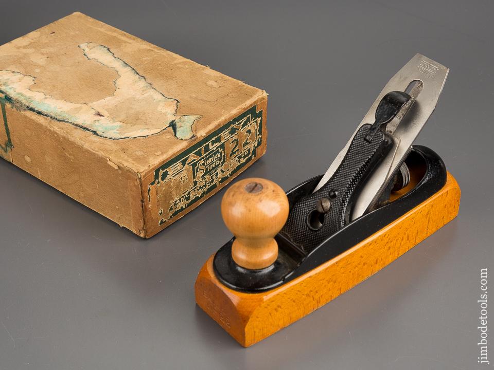 RARE Type 17 (Last Type) STANLEY No. 22 Transitional Plane with High Knob MINT in Original Box - 81076