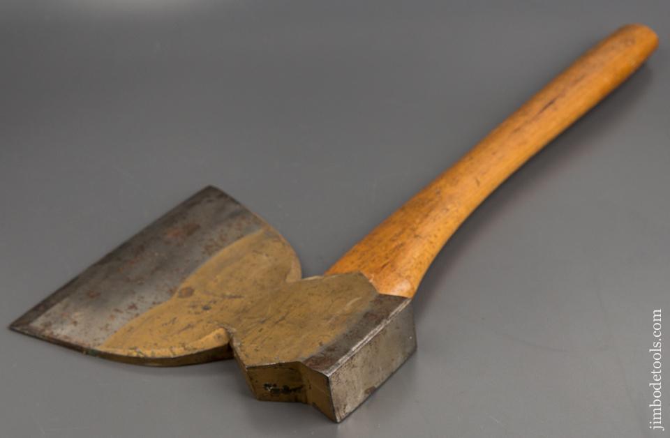 
MINT 4 pound Side Axe with Original Gold Paint and Original 18 inch Handle NEW OLD STOCK - 81697R