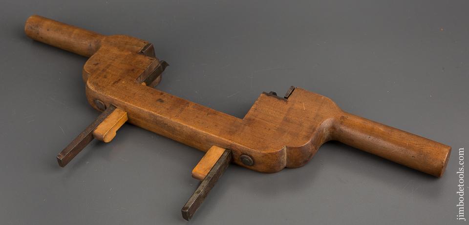 Coachmaker's 19 3/4 x 7 inch Double Pistol Router with Boxwood Wedges - 81960R