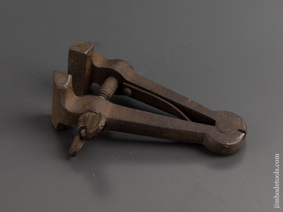 Extra Large! Six inch Hand Vise with 1 3/4 inch Jaws - 82026R