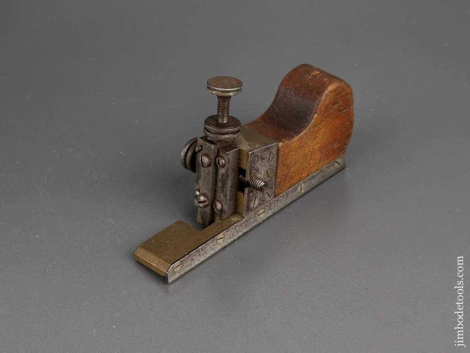 Unusual 5 1/2 inch Precision Adjustable Plane - 82017R