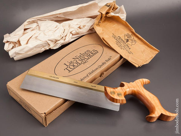 15 point 9 inch Rip LIE-NIELSEN Brass Back INDEPENDENCE Dovetail Saw MINT in Original Box - 82577