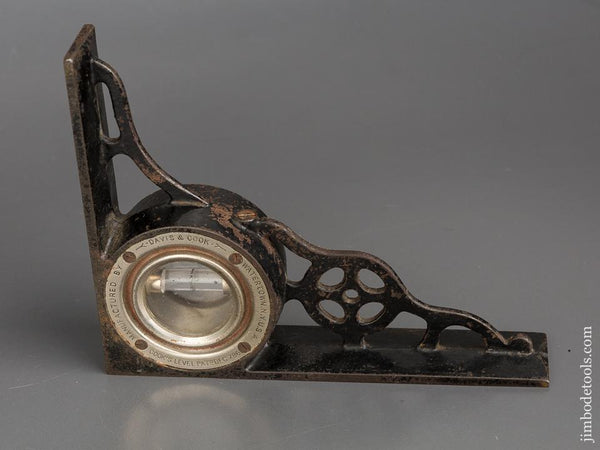 COOK Patent December 7, 1886 DAVIS & COOK Cast Iron Corner Level in Wooden Case FINE - 83383