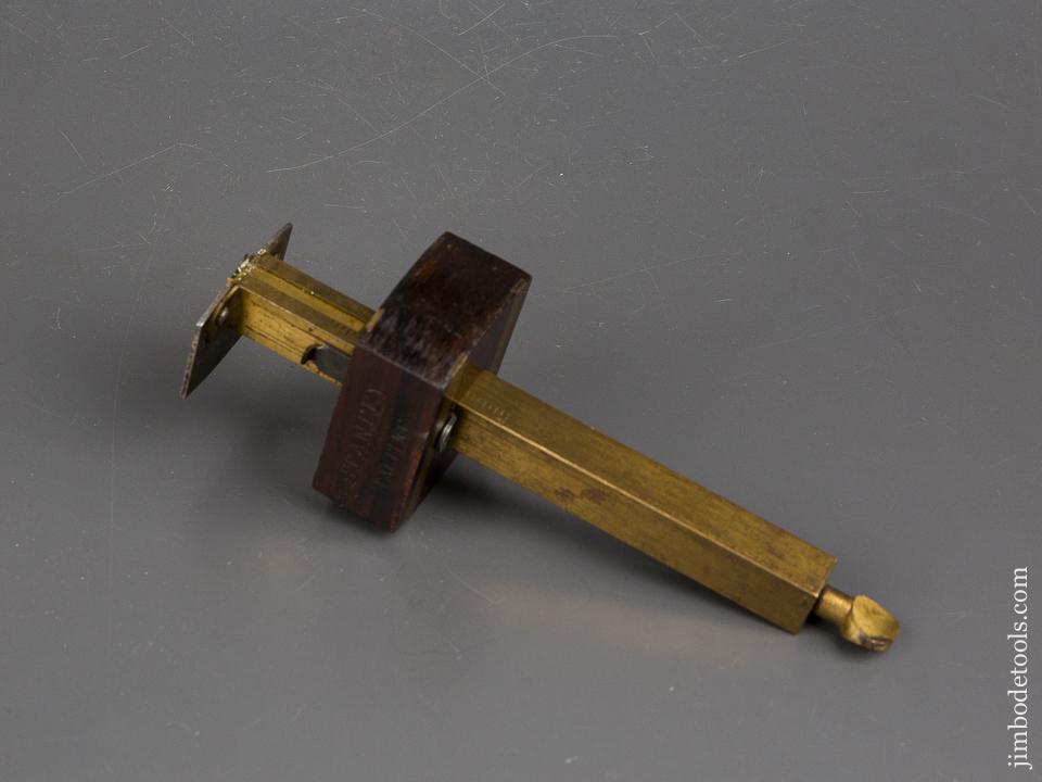 Mint! Eight inch STANLEY No. 92 Type One Butt & Rabbet Gauge - 84040