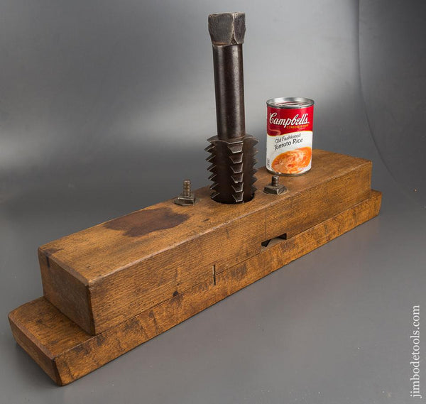 Monster! 2 1/2 inch Thread Box & Tap Set - 84131