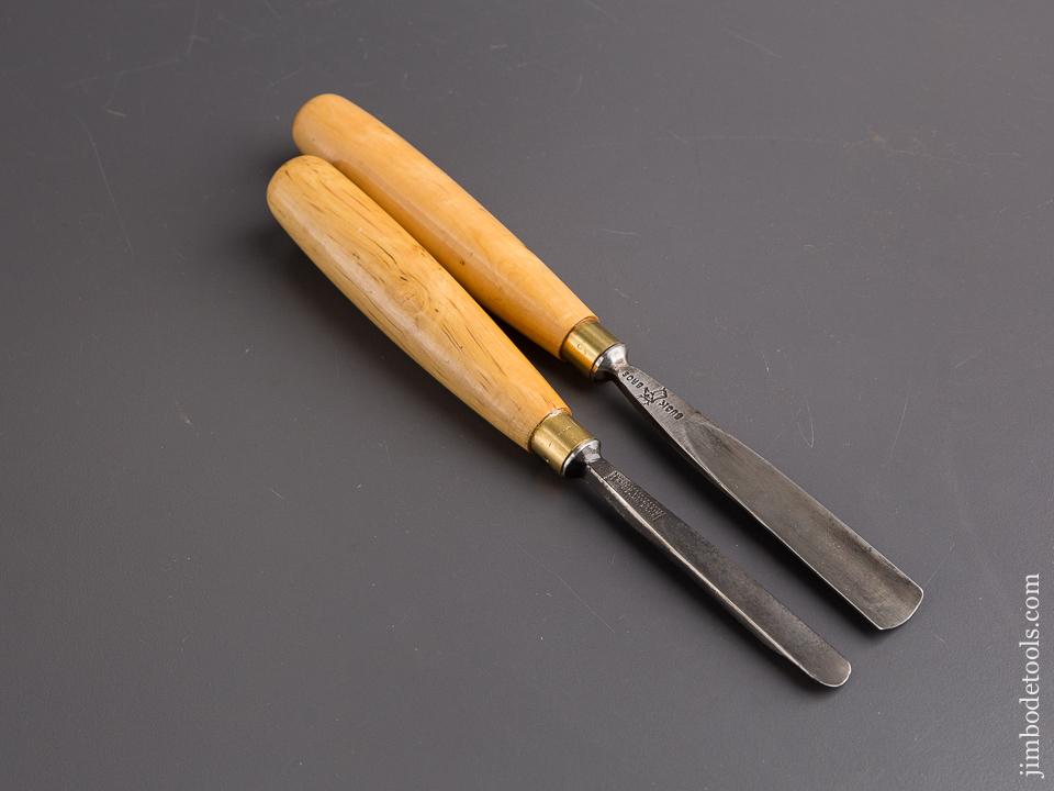 Two BUCK BROS Carving Gouges - 84531