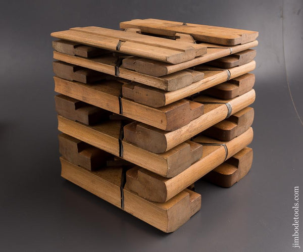 Crisp FINE Set of 18 Hollows & Rounds Molding Planes by JOSIAH KING 373 BOWERY NEW YORK circa 1835-87 FINE - 84897