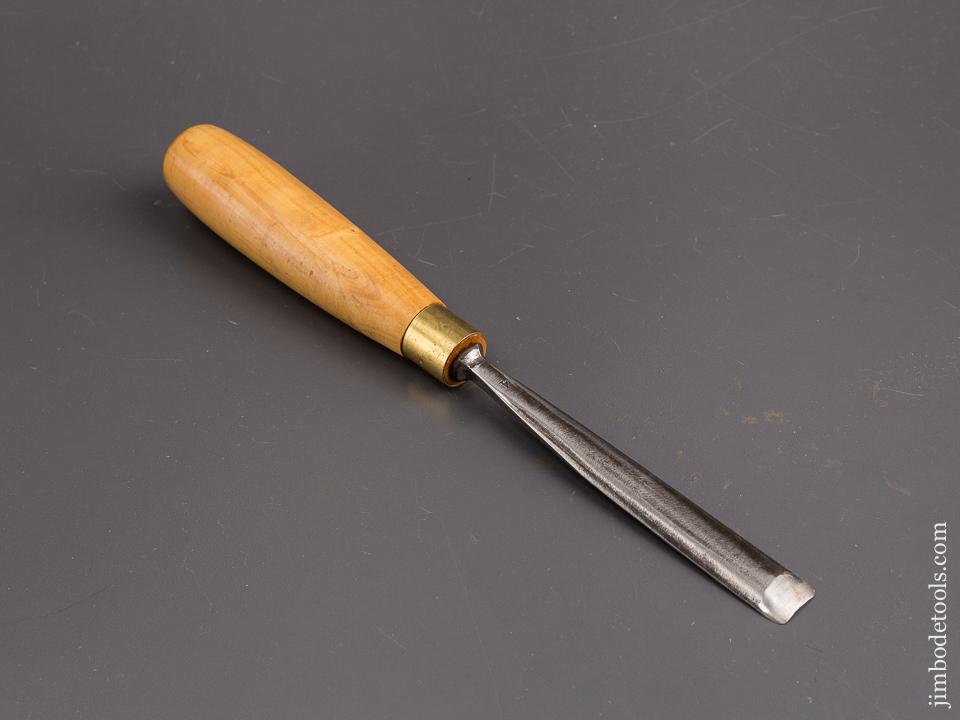 Big 7/8 x 10 1/4 inch BUCK BROS No. 4 Sweep Boxwood Handled Gouge - 85338